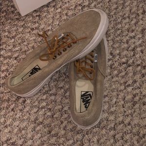 Women’s size 8 Vans